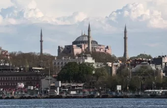 Τουρκία: Ξηλώθηκε και η ταμπέλα του μουσείου στην Αγία Σοφία - Τι σχεδιάζεται