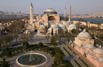 Μόσχα στηρίζει Ερντογάν για Αγία Σοφία: Εσωτερικό ζήτημα παρά την παγκόσμια κατακραυγή