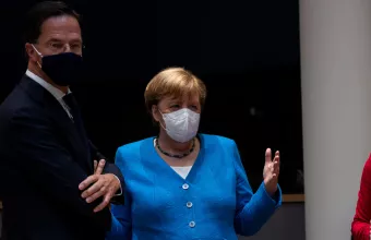 Ταμείο Ανάκαμψης: Αιχμές Μέρκελ για «φειδωλούς» μετά τη συμφωνία