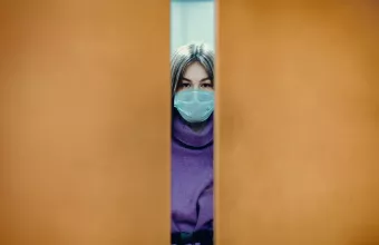 Κίνα: Πώς μια ασυμπτωματική μετέδωσε τον κορωνοϊό σε 71 άτομα με χρήση ασανσέρ;