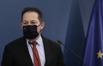 Πέτσας για κορωνοϊό: Παραδειγματική τιμωρία για επαγγελματίες που παραβιάζουν τα μέτρα