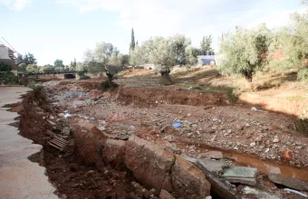 Κυκλώνας Ιανός: Αγνοείται οδηγός στο Μουζάκι Καρδίτσας που επιχείρησε να περάσει ρέμα 