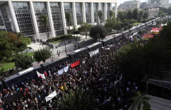 Στην καταδίκη της Χρυσής Αυγής αφιερώνει το κύριο άρθρο του ο Guardian