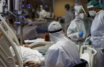 Μόσιαλος: Ο κίνδυνος να ξεφύγει το «βρετανικό» στέλεχος του κορωνοϊού με 50% παραπάνω μεταδοτικότητα