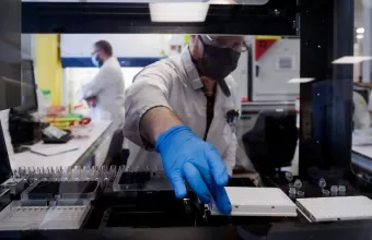 Εμβόλιο Pfizer-Ερωτήματα: Πώς θα συντηρηθεί - Ποιοι θα το λάβουν πρώτοι