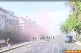 Επεισόδια έξω από το Εφετείο- Αμαύρωσαν την ιστορική απόφαση της καταδίκης της Χρυσής Αυγής (video)