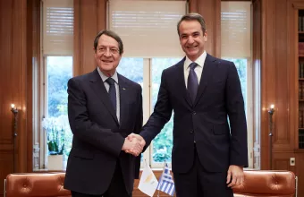 Επικοινωνία Μητσοτάκη-Αναστασιάδη: Καταδίκη της Τουρκίας για Βαρώσια- Στήριξη σε Κύπρο 