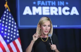 ΗΠΑ-Εκλογές: Viral η παράξενη προσευχή πνευματικής συμβούλου Τραμπ: Ζητά από Θεό να πλήξει αντιπάλους (vid)