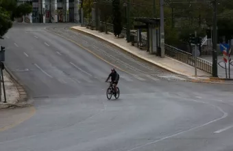 Έρευνα Σαρηγιάννη: Πόσα κρούσματα θα έχουν Θεσσαλονίκη και Αθήνα στις 31/12