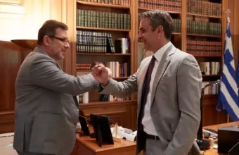 Κορωνοϊός: Ποιος είναι ο Έλληνας CEO της Pfizer που έδωσε ελπίδα σε όλο τον πλανήτη για εμβόλιο 