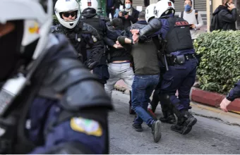 Ένταση στο κέντρο της Αθήνας – Προσαγωγές και χρήση χημικών (pics, vid)