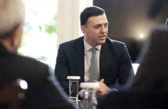 Κικίλιας: Σημαντικός σταθμός το εμβόλιο- Μέχρι το καλοκαίρι θα χτίσουμε ανοσία