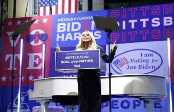 Οι celebrities ψήφισαν Μπάιντεν και το πόσταραν στο Instagram (pics)