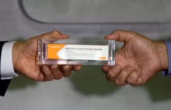 Εμβόλια κατά κορωνοϊού: Τι σημαίνει αποτελεσματικότητα 95% στις δοκιμές, και τι στην πράξη