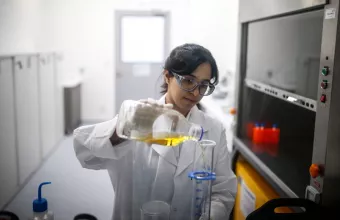 Μονοκλωνικά αντισώματα: Μπορεί να παράξει η Ελλάδα το «φάρμακο Τραμπ» - Οι προϋποθέσεις