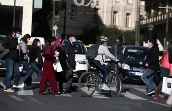 Στους 115 οι νεκροί- 17.960 τα νέα κρούσματα- 646 διασωληνωμένοι