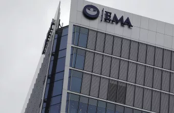 EMA για Pfizer-Biontech: Πολύ ισχυρά τα δεδομένα για ασφάλεια και αποτελεσματικότητα του εμβολίου