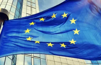 Aπότομη μεταστροφή ΕΕ μετά την οργή για τον περιορισμό εξαγωγών εμβολίων στη Βόρεια Ιρλανδία