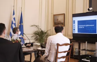 Σύσκεψη υπό τον Μητσοτάκη για την υλοποίηση του σχεδίου για τον εμβολιασμό