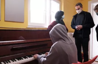 Στο Ορφανοτροφείο Θηλέων "Μέλισσα" ο πρωθυπουργός-Συνομίλησε με τα παιδιά