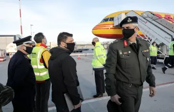 Σχέδιο Ελευθερία: Στην Ελλάδα η παρτίδα 83.850 δόσεων των Pfizer-Biontech (pics)