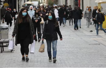 Πώς θα κάνουμε Πάσχα- Επιστροφή στην κανονικότητα τον Μάιο- Τί ανοίγει και πότε