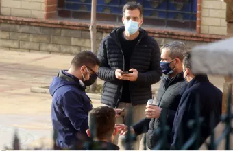 Στη Θεσσαλονίκη Χαρδαλιάς και Αρκουμανέας για ανίχνευση της νοτιοαφρικάνικης μετάλλαξης κορωνοϊού