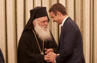 Ορκωμοσία: Τετ α τετ Μητσοτάκη - Ιερώνυμου μετά τη σύγκρουση Πολιτείας - Εκκλησίας