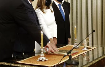 Ανασχηματισμός: Σε 3 ομάδες λόγω των μέτρων για τον κορωνοϊό η ορκωμοσία των νέων μελών