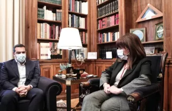 Συμβούλιο πολιτικών αρχηγών υπό την ΠτΔ με την επιτροπή των επιστημόνων ζήτησε ο Τσίπρας