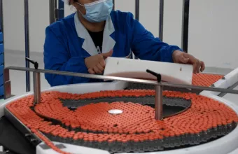 ΕΕ: Ελέγχθηκε εργοστάσιο παρασκευής του εμβολίου της AstraZeneca – Κατασχέθηκαν έγγραφα