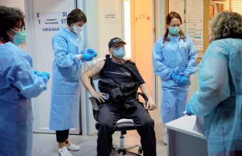 Κορωνοϊός: Η Ρουμανία εμβολιάζει τους αστέγους