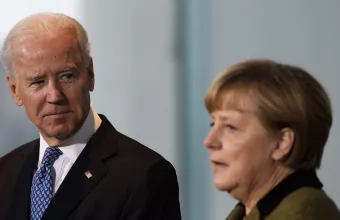Τηλεδιάσκεψη Μπάιντεν για ασφάλεια με Μέρκελ, Μακρόν, αλλά και Μπιλ Γκέιτς