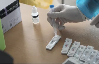 Κορωνοϊός-Ελλάδα: «Μαύρο» ρεκόρ με 21.657 κρούσματα, 60 θάνατοι, 635 διασωληνωμένοι (Πίνακες) 