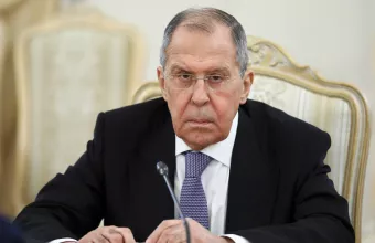 Λαβρόφ: Η Ρωσία θα απαντήσει με αντίποινα αν το Λονδίνο επιβάλει κυρώσεις 