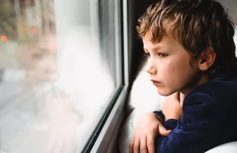 Παιδιά σε καραντίνα: Το «οξυγόνο» της ρουτίνας και το «σωσίβιο» για κανονικότητα