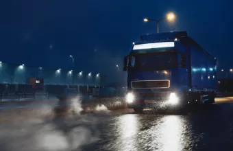 Μόνο με αλυσίδες επιτρέπεται η κίνηση των οχημάτων από Αθήνα προς Λαμία