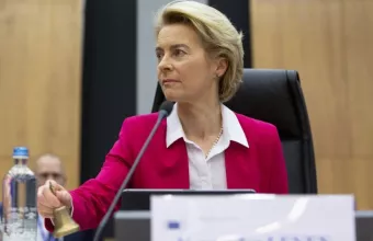 Φον ντερ Λάιεν: Αισιόδοξη για εμβολιασμό του 70% των Ευρωπαίων μέχρι τέλος καλοκαιριού