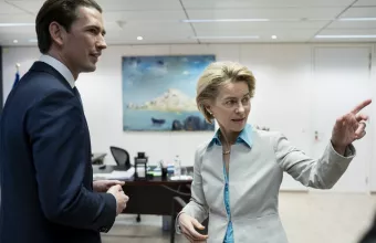 Αγανάκτηση Κουρτς: Φτάνει πια, εγκρίνετε το εμβόλιο της Johnson & Johnson