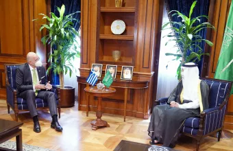 Συνάντηση Δένδια- υπουργού Επικρατείας Σαουδικής Αραβίας: Διαρκώς ενισχυόμενοι οι δεσμοί μας (PICS)