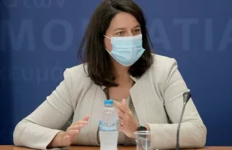 Κεραμέως: Καμία απολύτως συζήτηση για αναστολή λειτουργίας σχολείων- Μειώθηκε η νόσηση παιδιών