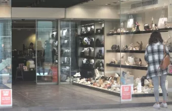 Γενική αργία την Τρίτη: Ποια καταστήματα είναι κλειστά λόγω «Ελπίς» και ποια λειτουργούν 