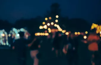 Κορωνοπάρτι ανευθυνότητας με DJ και εκατοντάδες άτομα στην Κυψέλη 