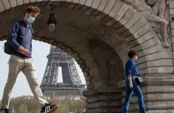 Κυρίαρχη η μετάλλαξη Όμικρον στην Ευρώπη έως τα μέσα Ιανουαρίου - Οι διαβεβαιώσεις Λάιεν