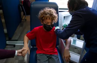 ΗΠΑ: Μέσα σε μια ημέρα αναμένεται να εμβολιαστούν 900.000 παιδιά 5-11 ετών