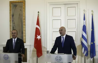 Δένδιας σε Τσαβούσογλου: Συμφωνία για συνάντηση Μητσοτάκη-Ερντογάν