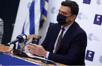 Κικίλιας: Ανοίγουν 420.000 ραντεβού για εμβόλια Pfizer, Moderna, Johnson