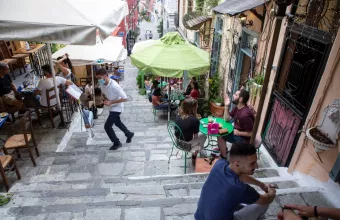 Προνόμια εμβολιασμένων: Το σχέδιο για covid free χώρους – Με QR code ο έλεγχος