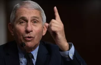 Φάουτσι: Ο κορωνοϊός ενδέχεται να προήλθε από εργαστηριακή διαρροή (vid)