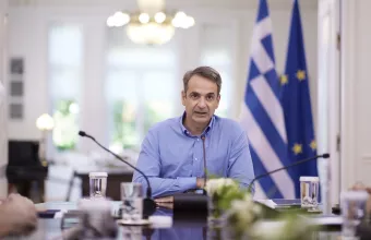 Μητσοτάκης: Προπληρωμένη κάρτα 150 ευρώ για νέους 18-25 με την πρώτη δόση εμβολίου